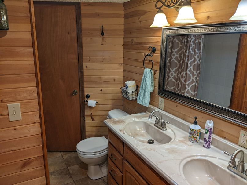 PXL_20230427_215955408