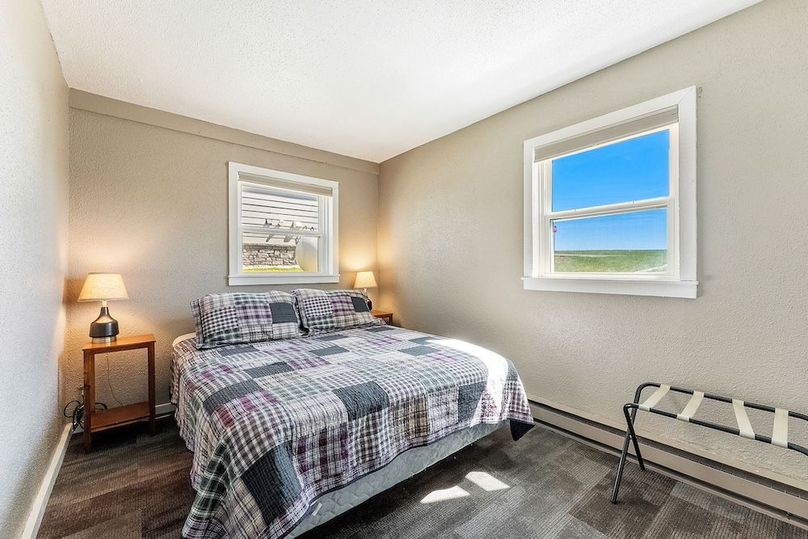 10-web-or-mls-120 SE Lake Dr-26