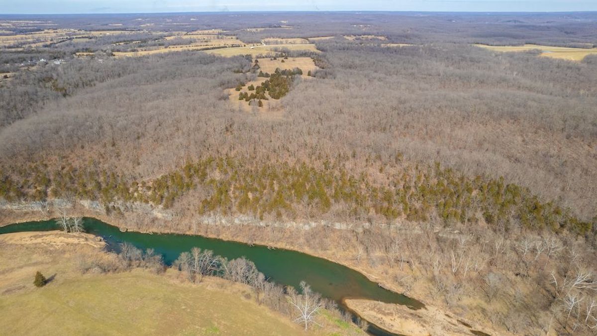 Angry Eagle Ranch 353± Acres In Dallas County, MO | Whitetail Properties