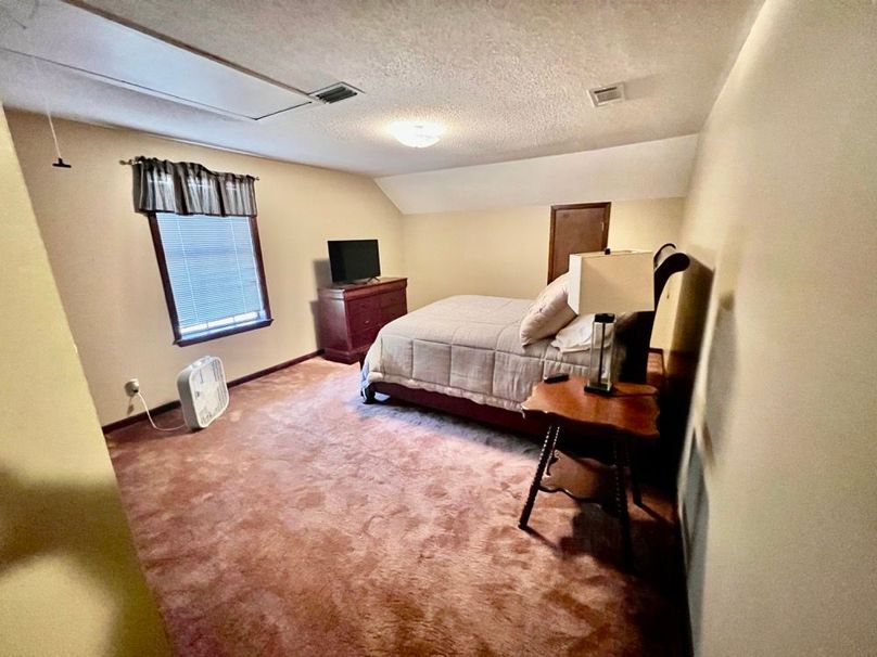 1F49C287-B367-4EB0-8743-2387EF7781F5_1_201_a