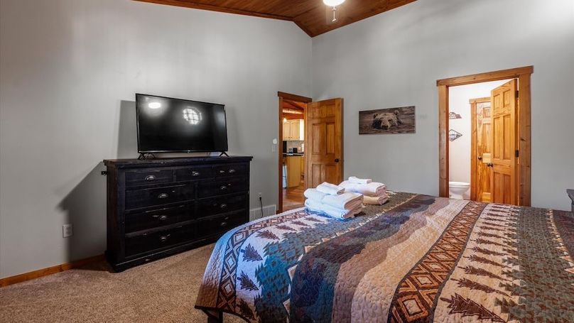 18-zj 21801 Sterling Rd050