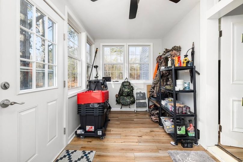 22-13-web-or-mls-1051-S-Hill-Rd-13