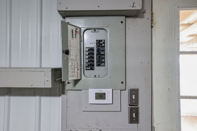 854A8254