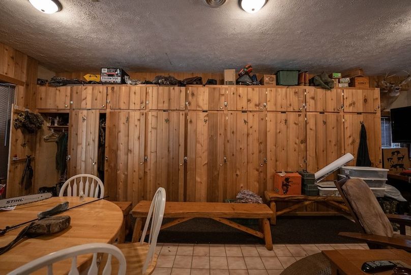 Guest house Locker gear storage