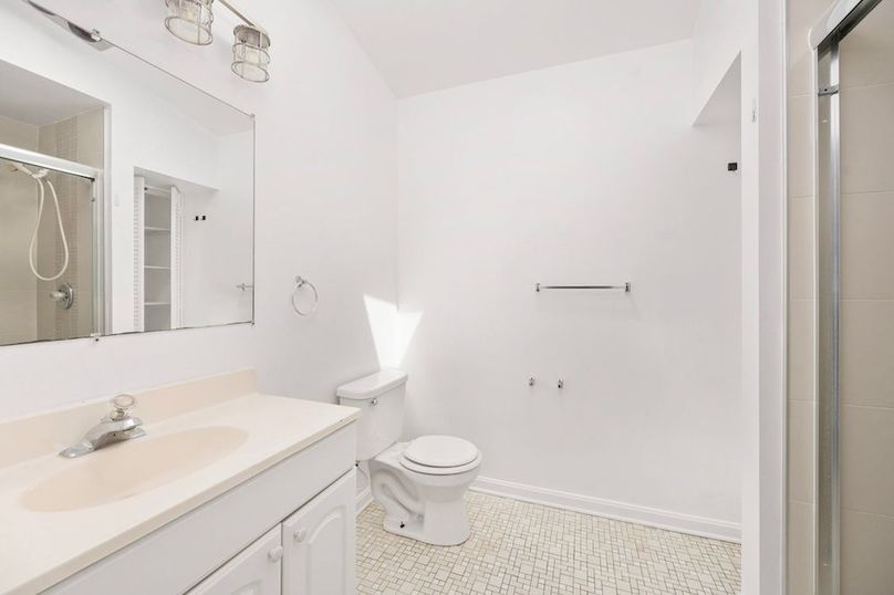 51-55-web-or-mls-279 Poplar Rd interior-38