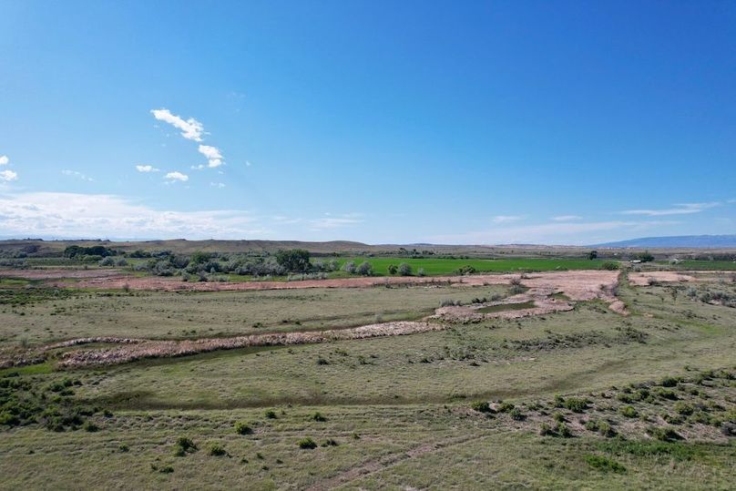 827183B4-2D3C-4B3F-8FE8-84A5D292A062_1_201_a