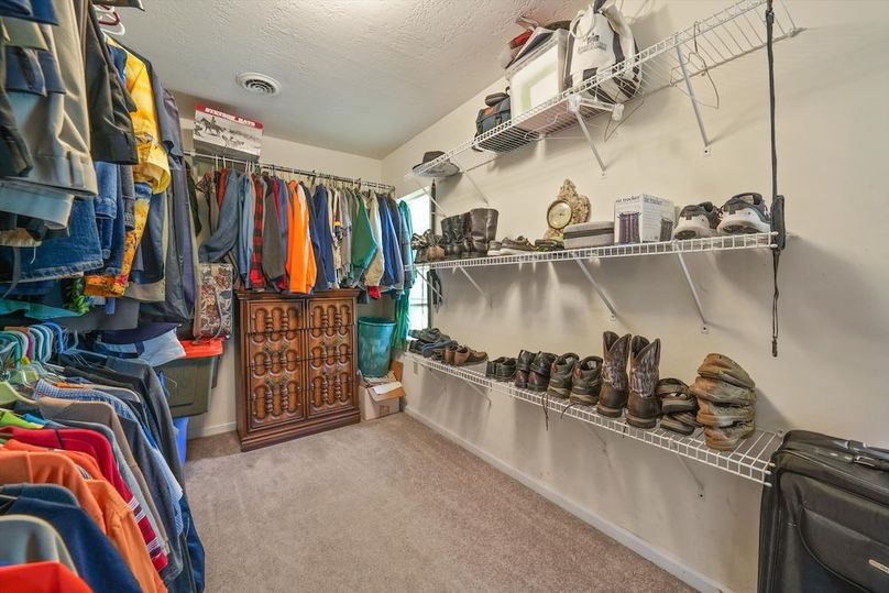 25-2869 Persian Ln22