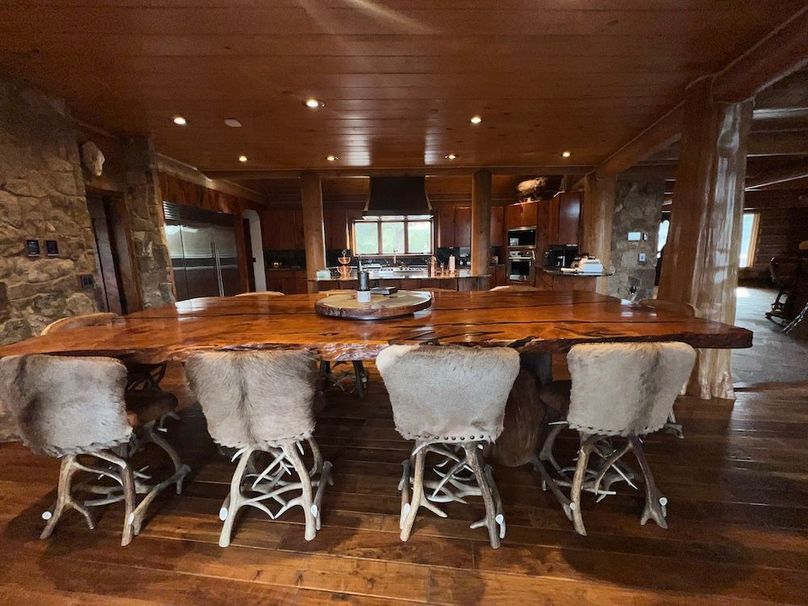 70_Pratt Lodge dining