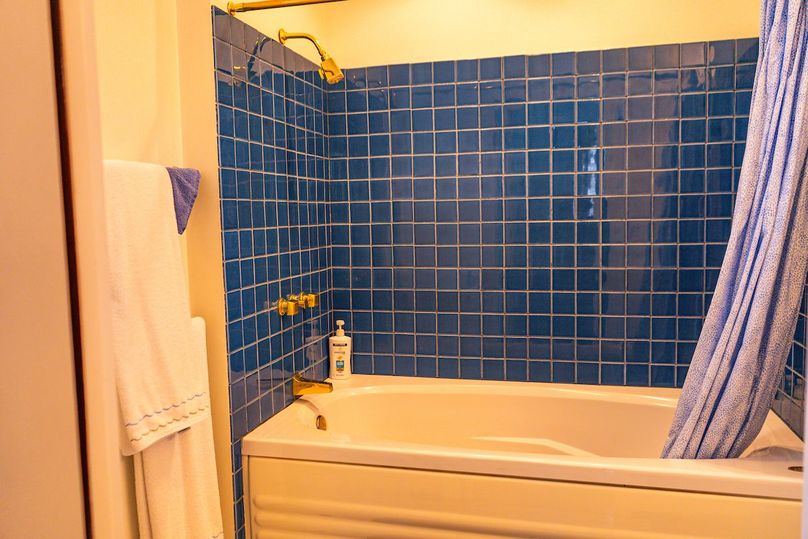 Lewis, WV 246 E 1st Wyllie-045