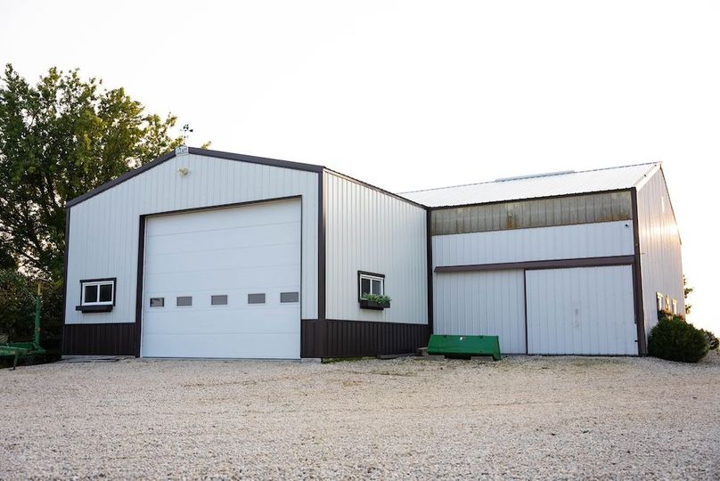 Cedar IA 152 Featured Z8