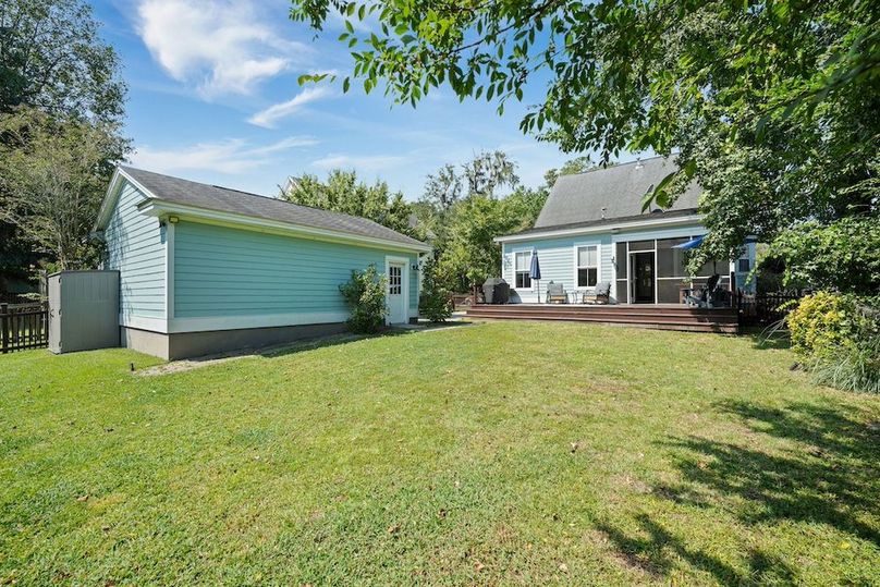 44-web-or-mls-Barclay Media Co_-40