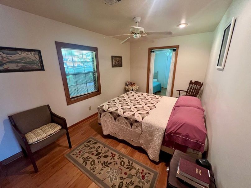 8B46A879-5BA4-4D5E-BFEF-17E80830298C_1_201_a