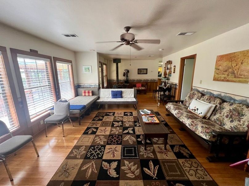 431CA347-B35B-497D-B764-2F3F6C900B9B_1_201_a