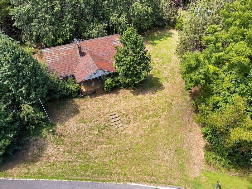 8-web-or-mls-211-luckadoo-rd