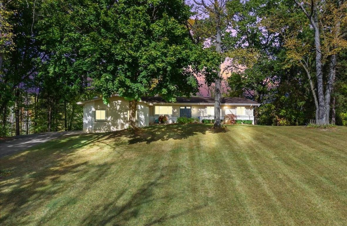 00-10932 Green Oaks Dr