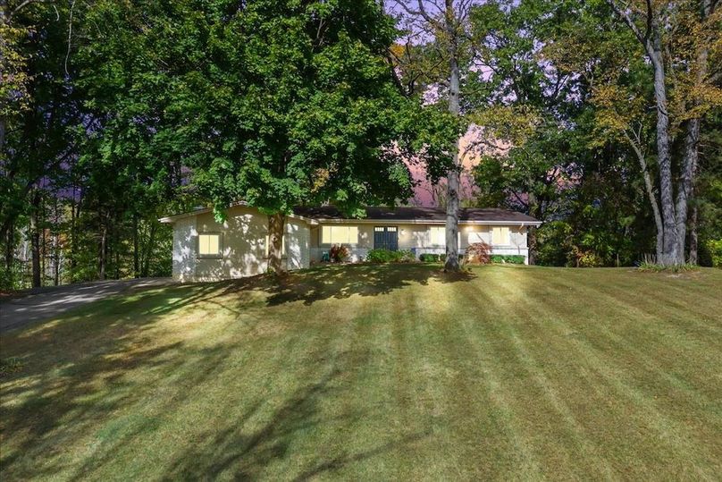 00-10932 Green Oaks Dr