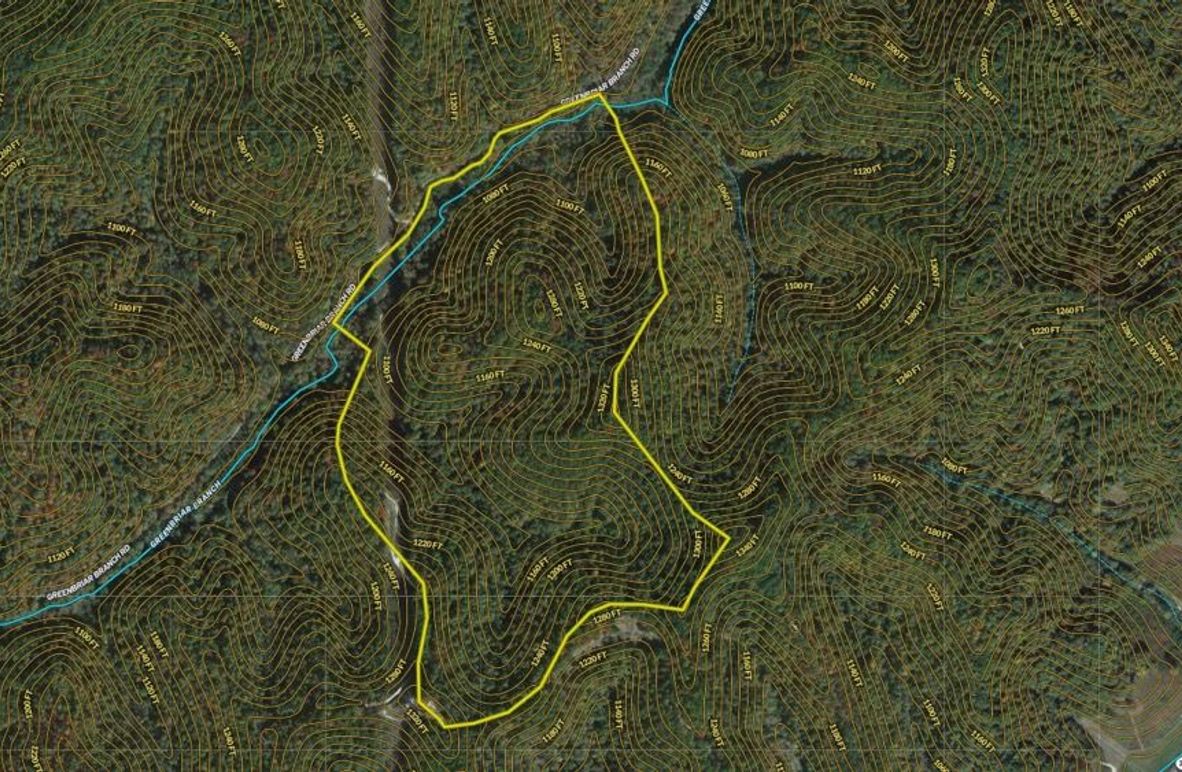 021 Wolfe 100 Land ID map zoomed in with contour lines and surface water