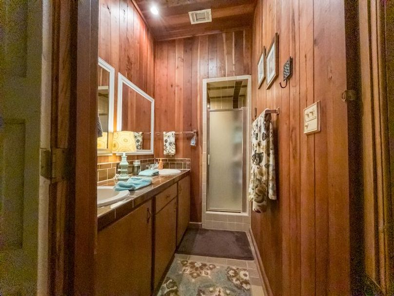 Claiborne Co-314-Fernandez-49