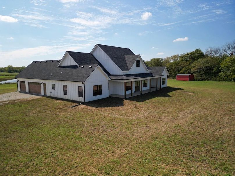 Front corner close up