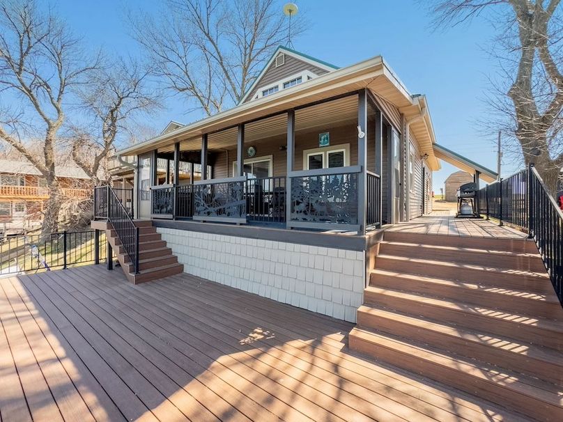 1-web-or-mls-120 SE Lake Dr-106