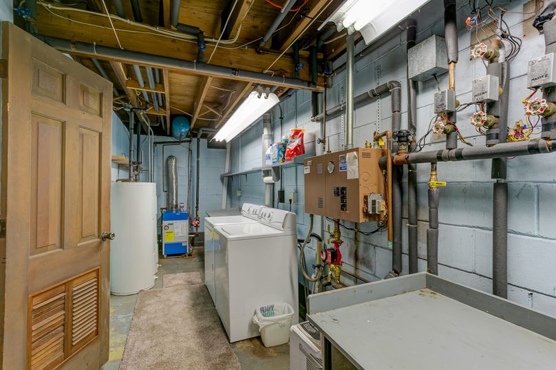 2227_95th_St_©_Picture_This_Inc-27