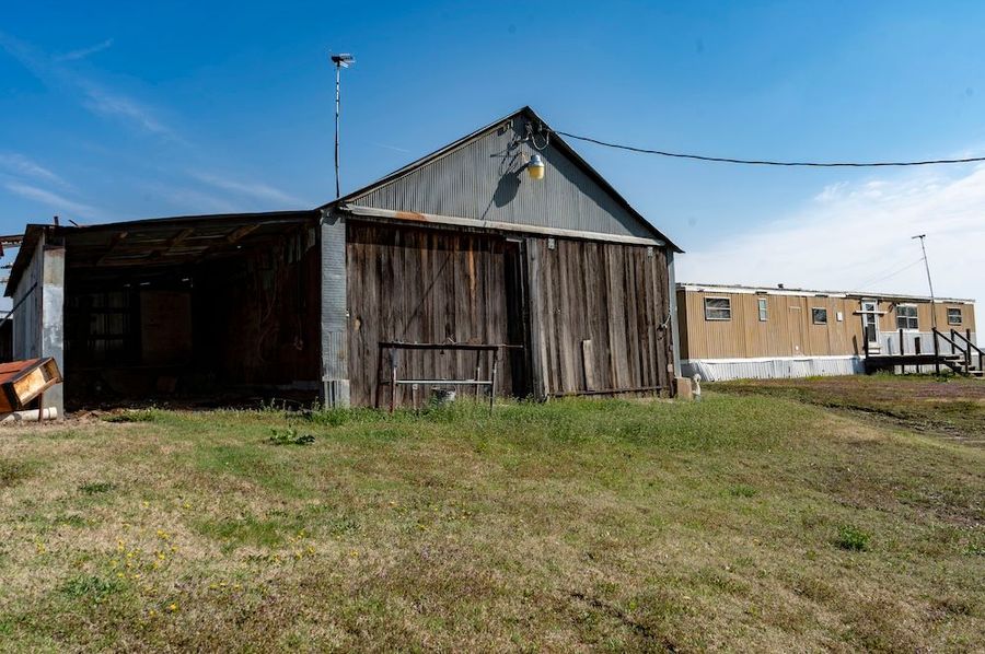 Saline Ks, 159_051
