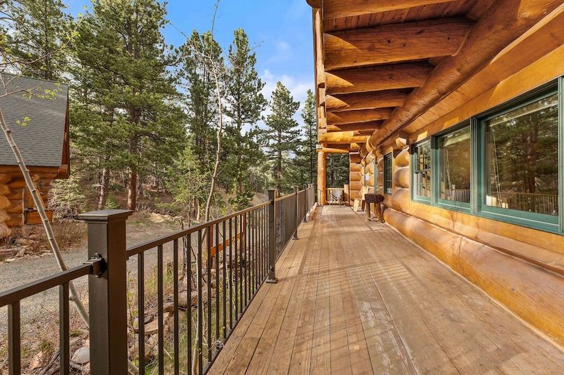 031 - Front Deck
