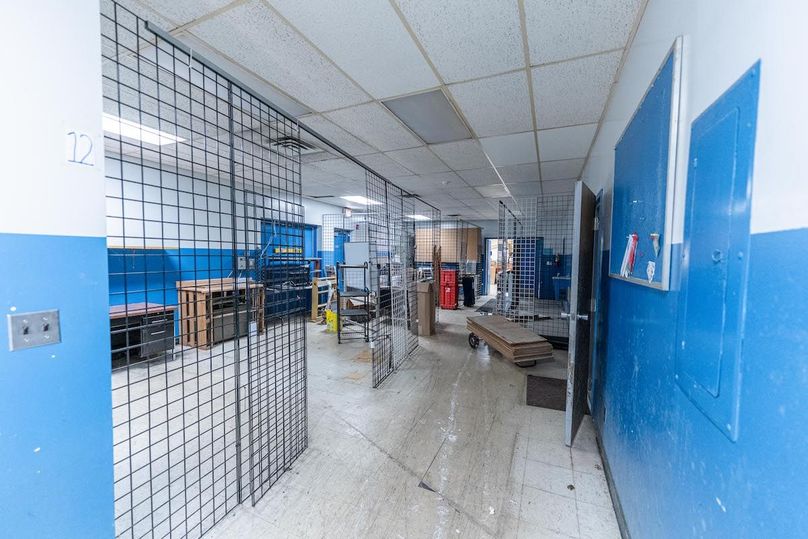 Winnebago 2.05 (Flee Market)_45