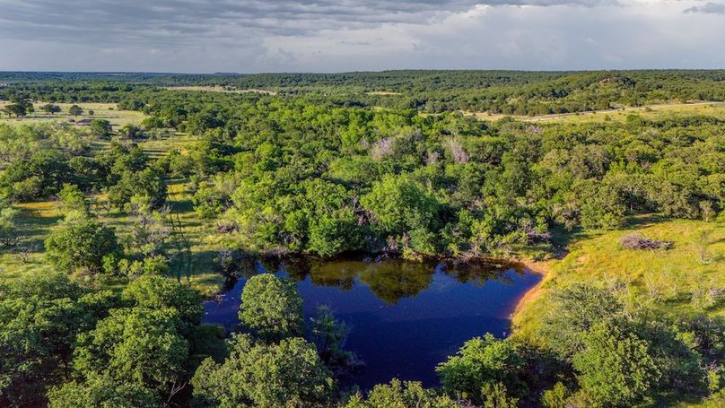 1.Oaks and Pond