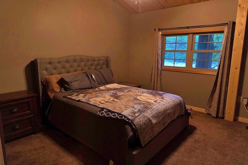 18 lodge Bedroom Window