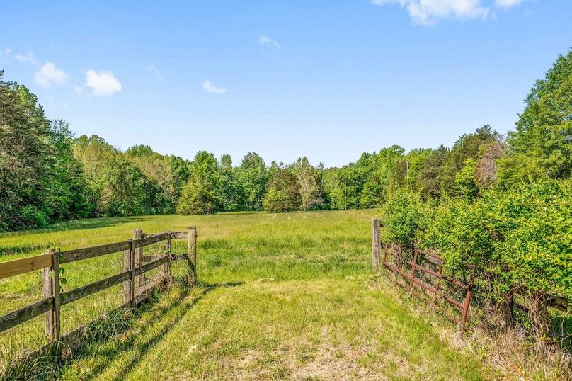 68-82-web-or-mls-279 Poplar Rd exterior-21