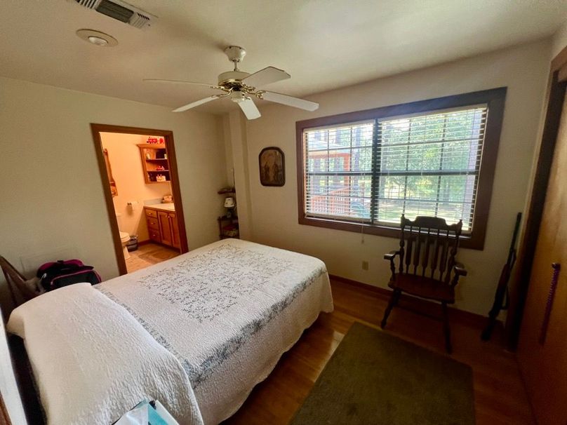 3A14D09A-60C0-4091-8D7C-2E9ED78B1672_1_201_a