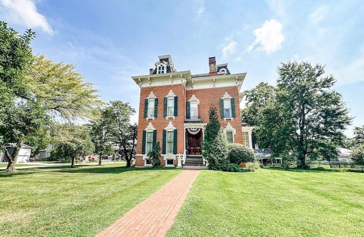 StenceRealty_25_515-N-8th-Street-Marshall-IL_2