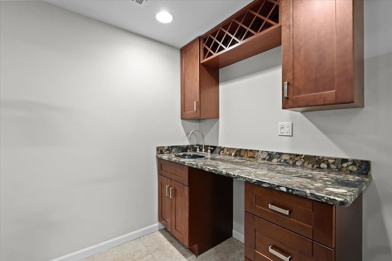 24-10932 Green Oaks Dr