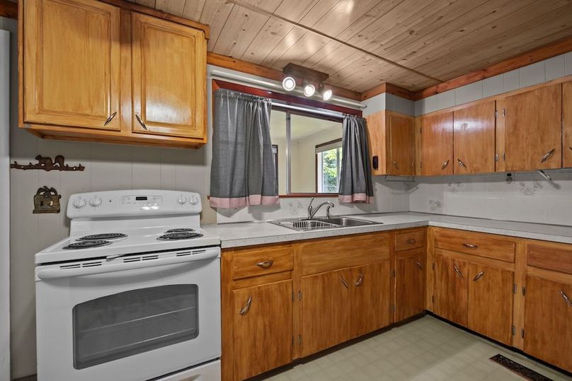 29-web-or-mls-58 Stillhouse Branch Rd 041
