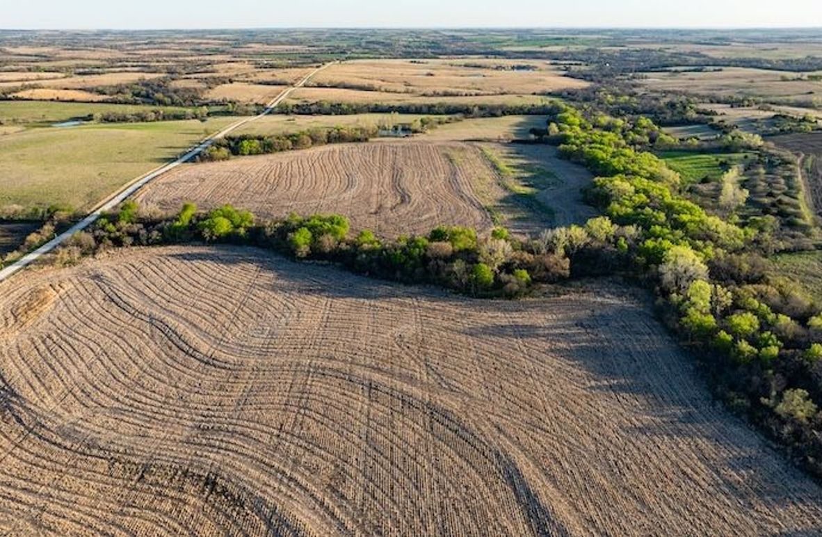 WabaunseeKansas887.39-05