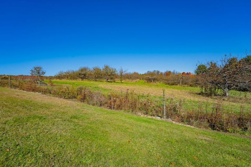 44868WarnerGROUND-14