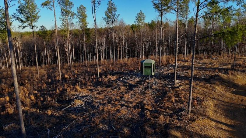 DRONE.00_17_53_11.Still043