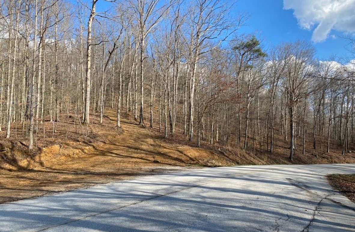 003 the approach onto the property at the northwest corner