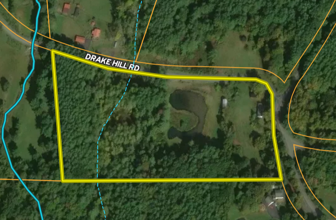 GC 60.99 Lot#1 Water features Map