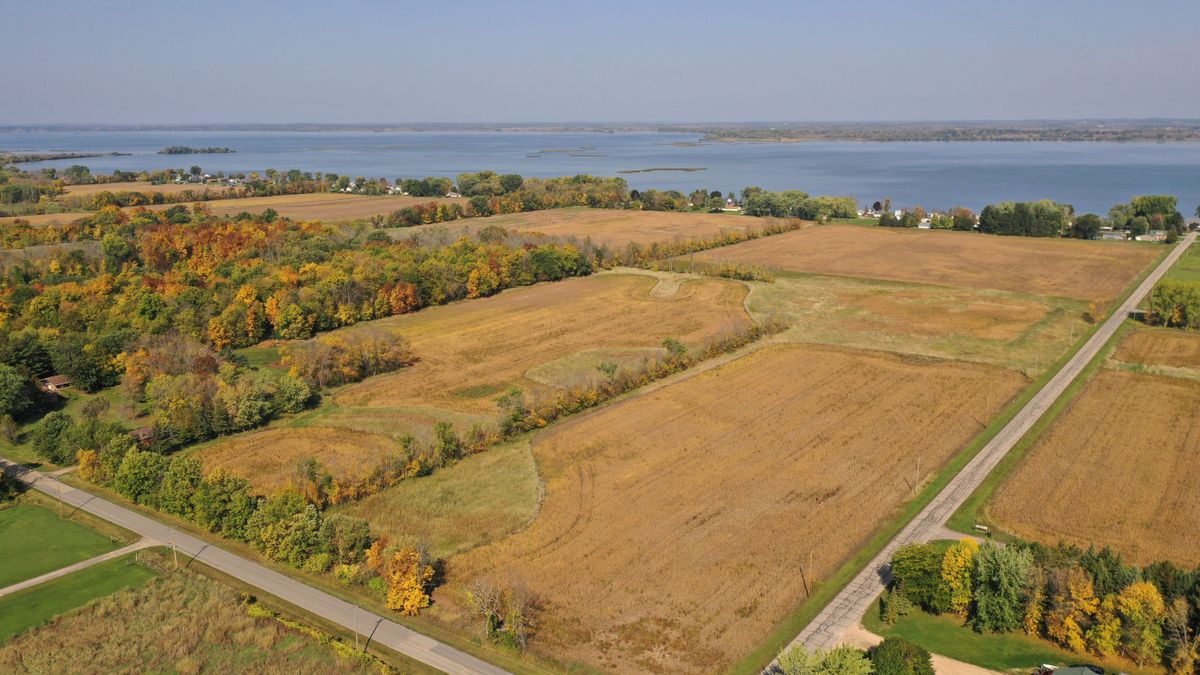 Buildable Acreage Near Winneconne WI Whitetail Properties