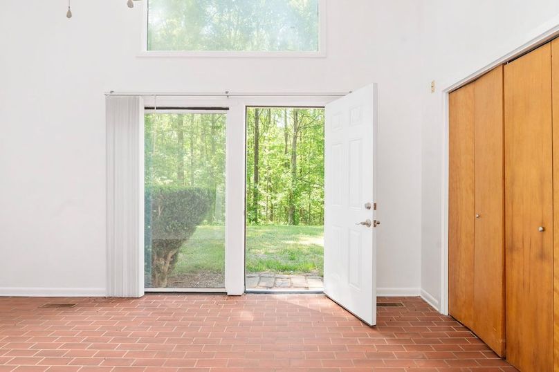48-52-web-or-mls-279 Poplar Rd interior-35
