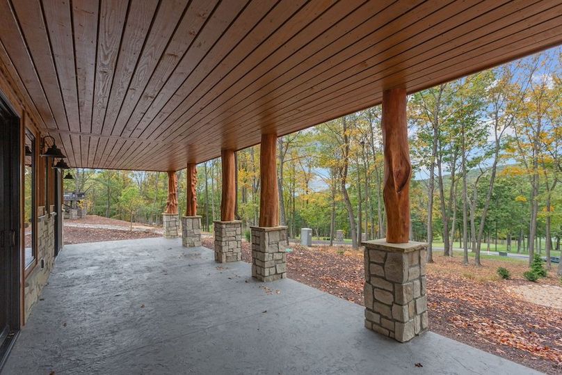 15-web-or-mls-6390 Golf Club Drvie-36