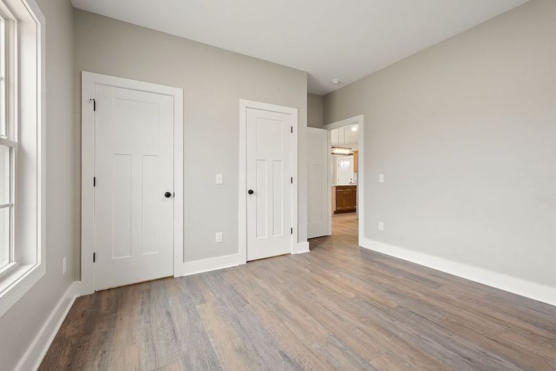 Pix 15 master bedroom out