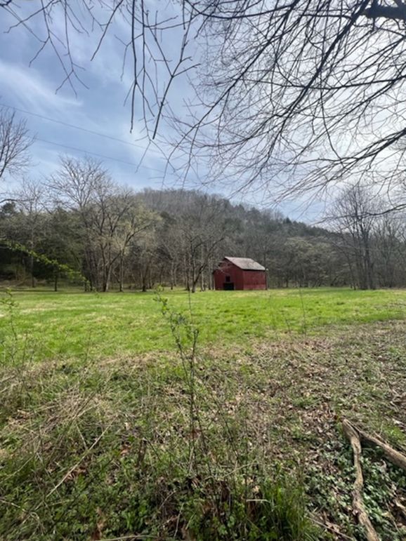 Beautiful Mountain Tract With Creek, Barn And Views In TN Whitetail