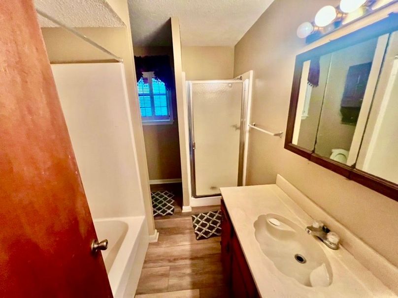 E858A996-67A2-40E7-8699-650B0EAD1C4D_1_105_c-2