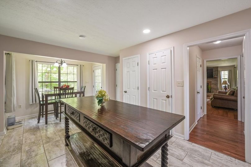 18-2869 Persian Ln15