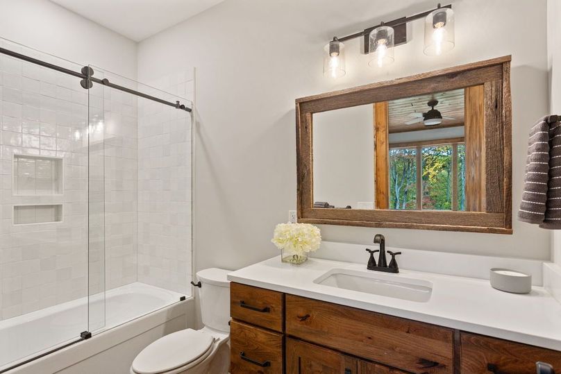 66-web-or-mls-6400 Golf Club Drive-33