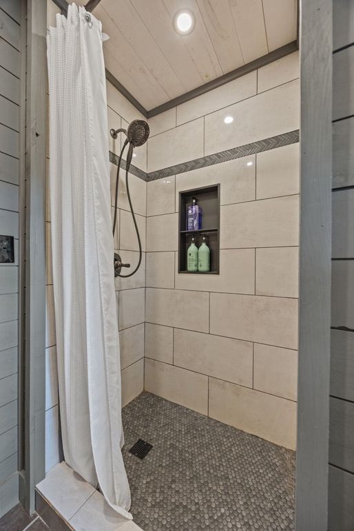 049 love the design and craftsmanship