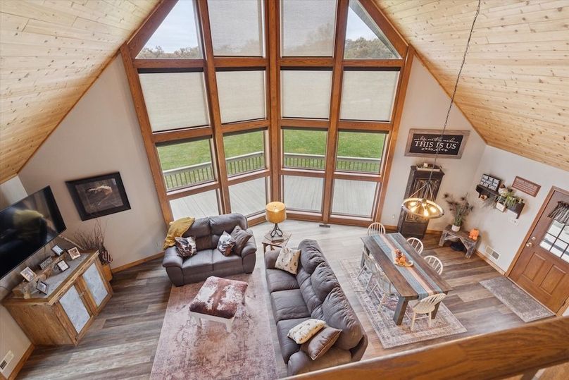 34-4800-Cub-Hollow-Rd-WindowStill